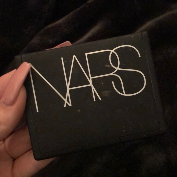 NARS Translucent Pressed Setting Powder - Picture 2 of 3